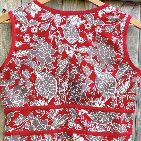 Croft & Barrow Red Sleeveless Cotton Dress With Green & Beige Floral Pattern. 10 - Picture 11 of 12